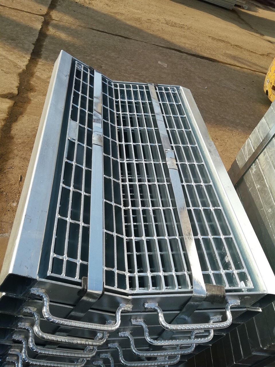Stainless Steel Grates And Frames factory